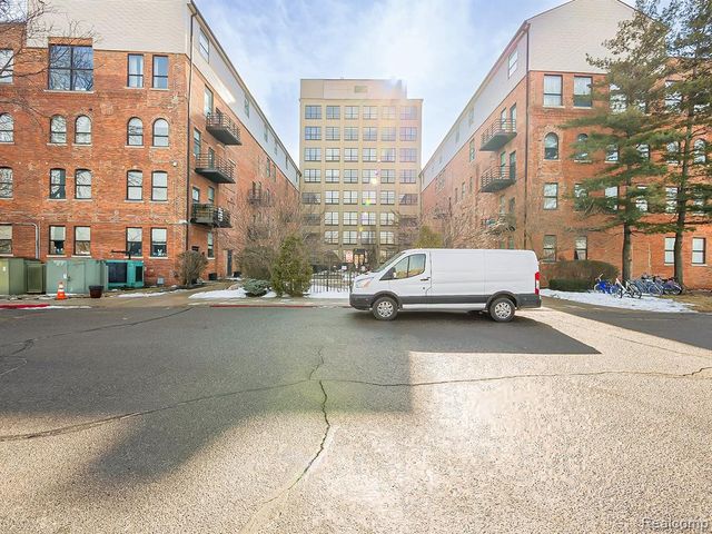 6533 East Jefferson 238, Detroit, MI 48207