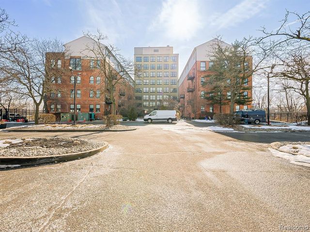 6533 East Jefferson 238, Detroit, MI 48207