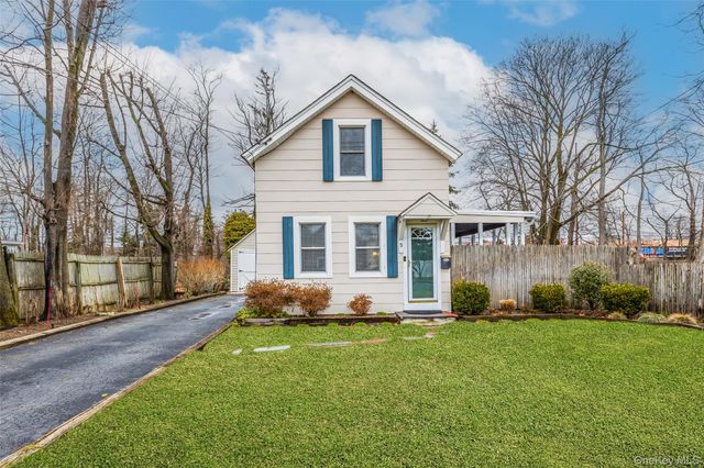 5 Wall Street, East Islip, NY 11730