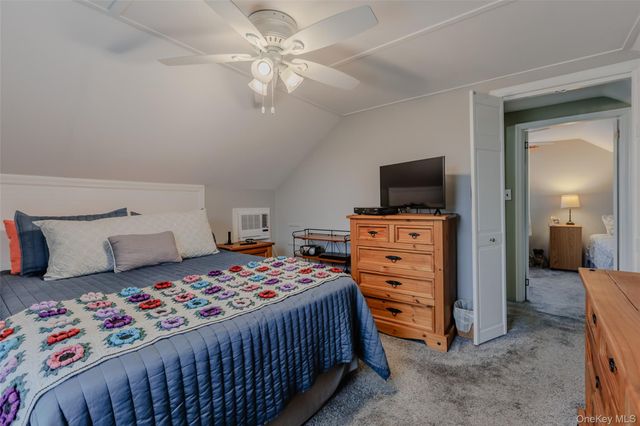 5 Wall Street, East Islip, NY 11730