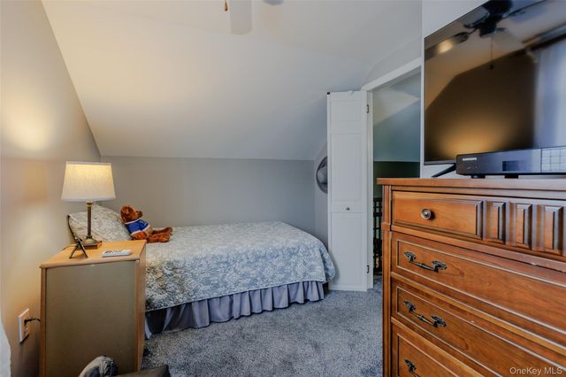 5 Wall Street, East Islip, NY 11730