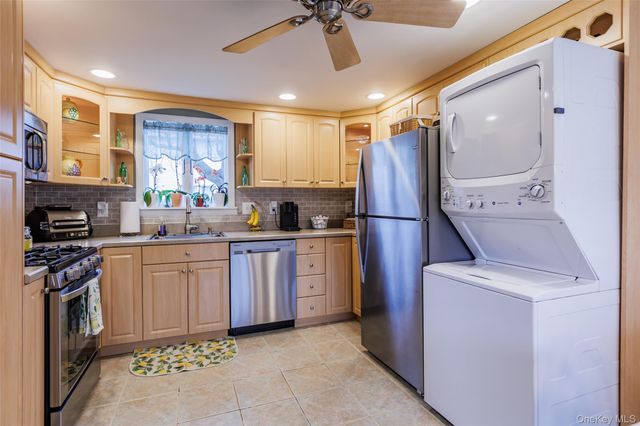 5 Wall Street, East Islip, NY 11730