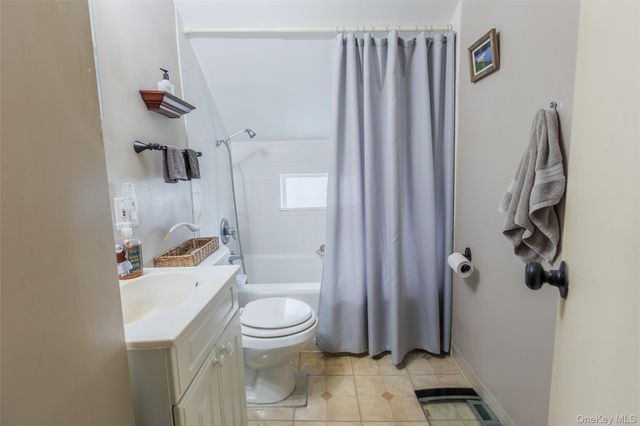 5 Wall Street, East Islip, NY 11730