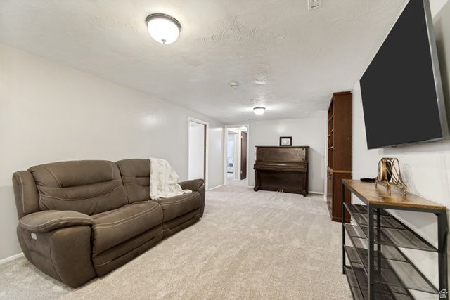 2120 W ROBIN WAY, West Jordan, UT 84084
