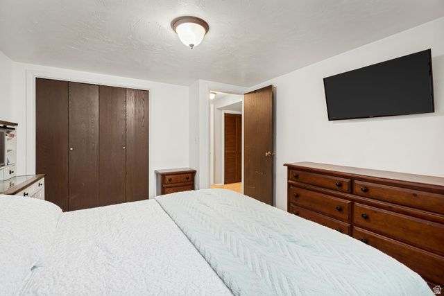 2120 W ROBIN WAY, West Jordan, UT 84084