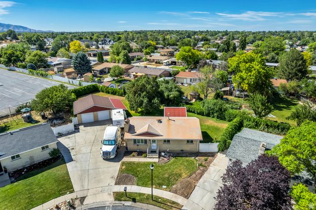 2120 W ROBIN WAY, West Jordan, UT 84084