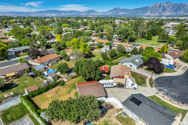 2120 W ROBIN WAY, West Jordan, UT 84084
