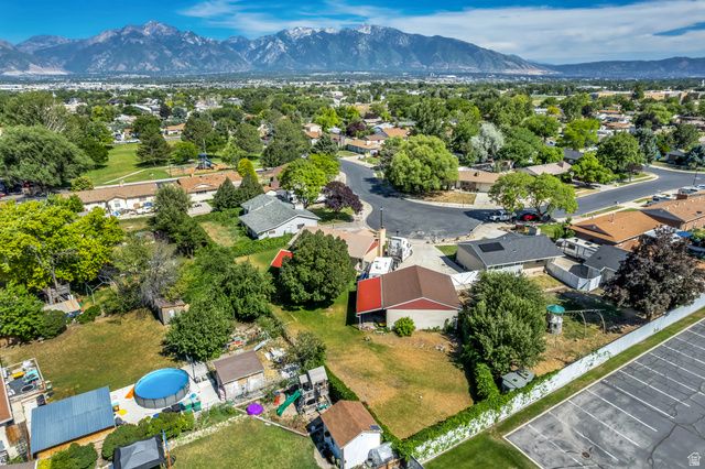 2120 W ROBIN WAY, West Jordan, UT 84084