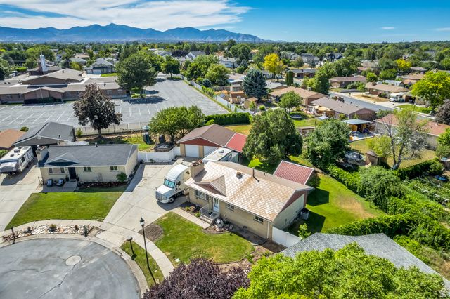2120 W ROBIN WAY, West Jordan, UT 84084