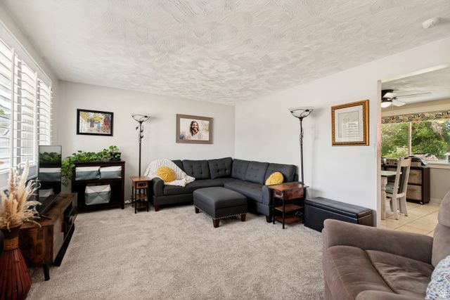 2120 W ROBIN WAY, West Jordan, UT 84084