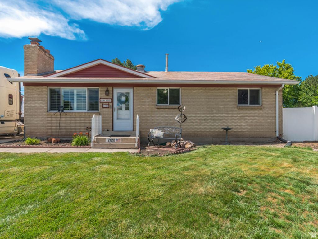 2120 W ROBIN WAY, West Jordan, UT 84084