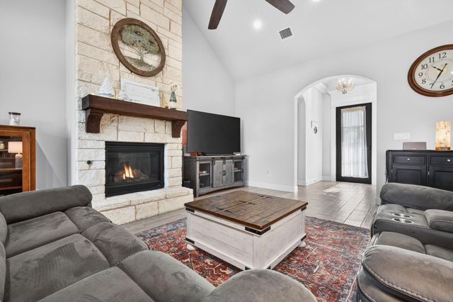 1019 Anna Circle, Granbury, TX 76048