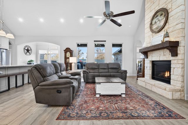 1019 Anna Circle, Granbury, TX 76048