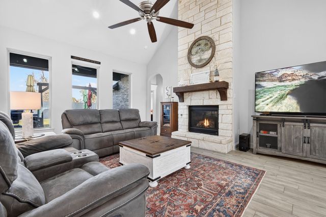 1019 Anna Circle, Granbury, TX 76048