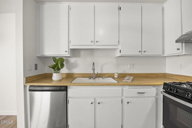 1466 San Simeon Court 4, Ventura, CA 93003