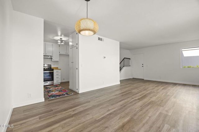 1466 San Simeon Court 4, Ventura, CA 93003