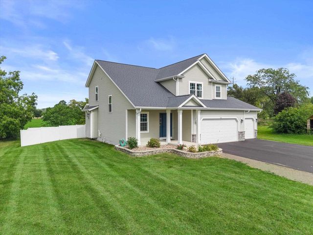 131 W Blackhawk Drive, Fort Atkinson, WI 53538
