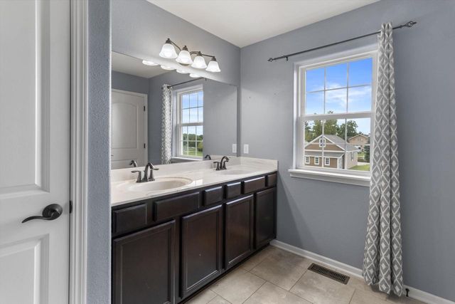 131 W Blackhawk Drive, Fort Atkinson, WI 53538
