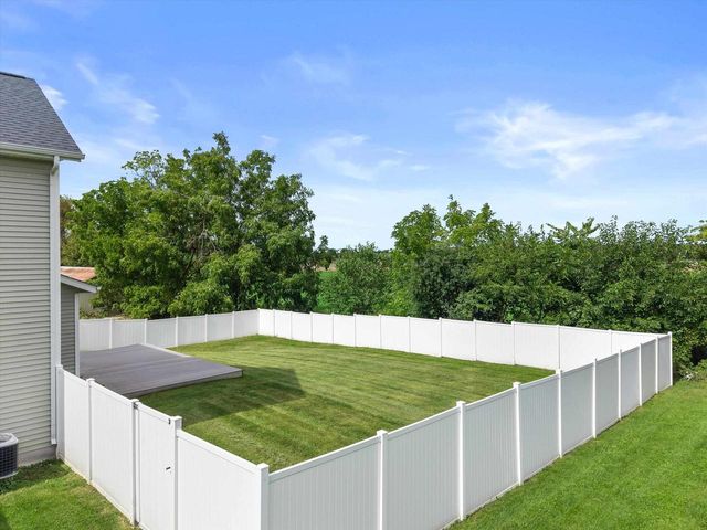 131 W Blackhawk Drive, Fort Atkinson, WI 53538