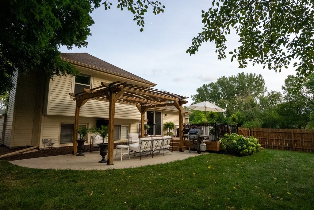 525 45th Street, West Des Moines, IA 50265