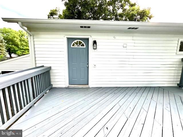 406 W MAPLE AVE, Sterling, VA 20164