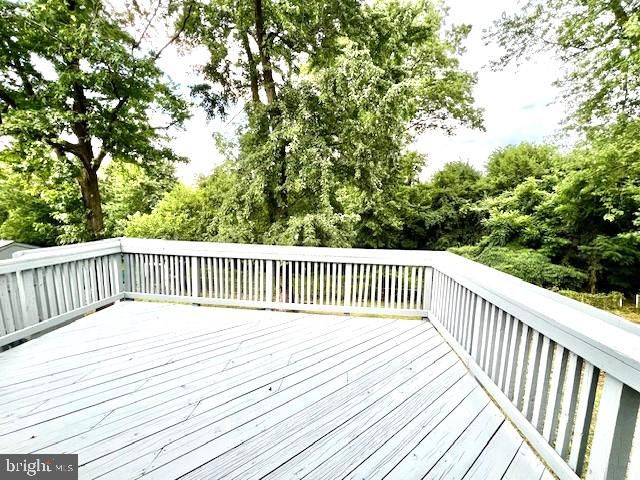 406 W MAPLE AVE, Sterling, VA 20164