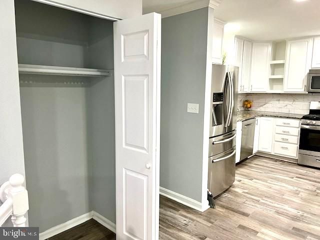 406 W MAPLE AVE, Sterling, VA 20164