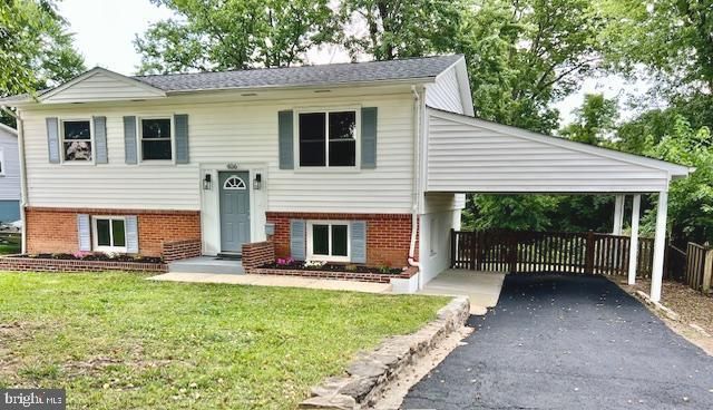 406 W MAPLE AVE, Sterling, VA 20164