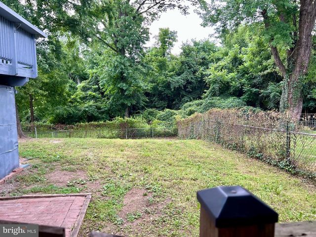 406 W MAPLE AVE, Sterling, VA 20164