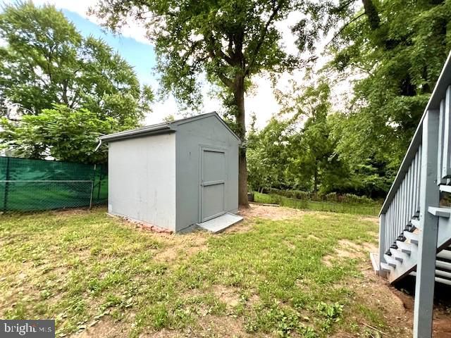406 W MAPLE AVE, Sterling, VA 20164