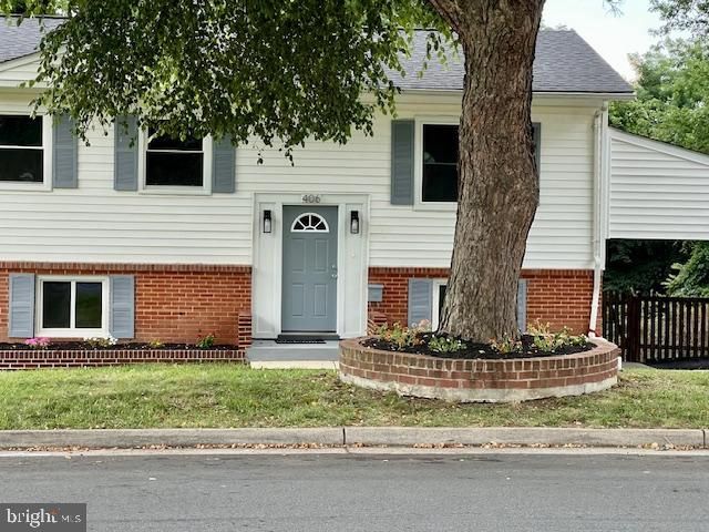 406 W MAPLE AVE, Sterling, VA 20164