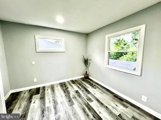 406 W MAPLE AVE, Sterling, VA 20164