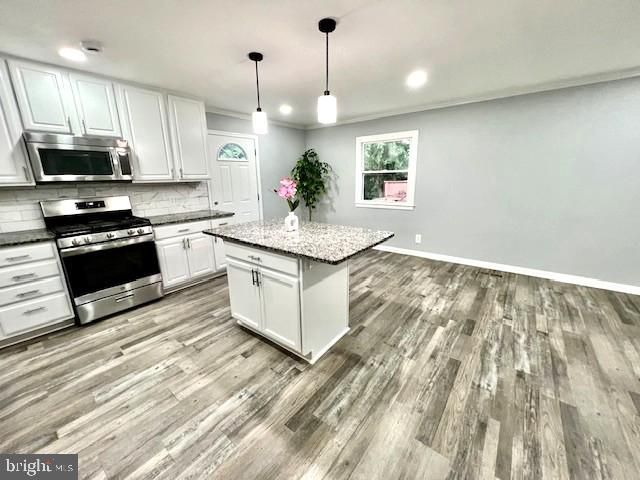 406 W MAPLE AVE, Sterling, VA 20164