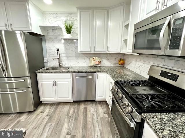 406 W MAPLE AVE, Sterling, VA 20164