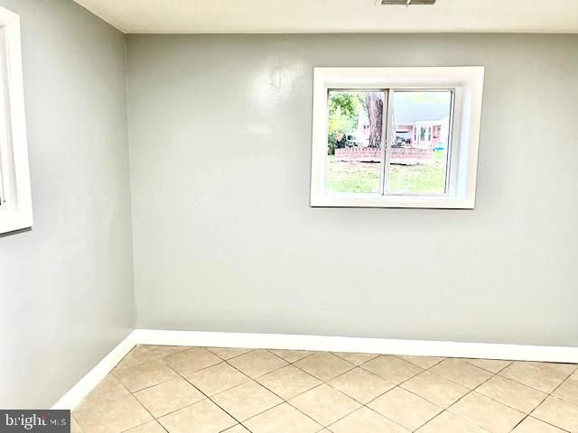 406 W MAPLE AVE, Sterling, VA 20164