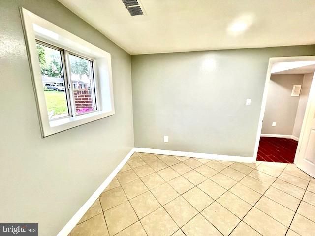 406 W MAPLE AVE, Sterling, VA 20164