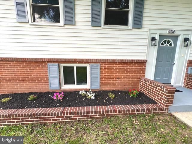 406 W MAPLE AVE, Sterling, VA 20164