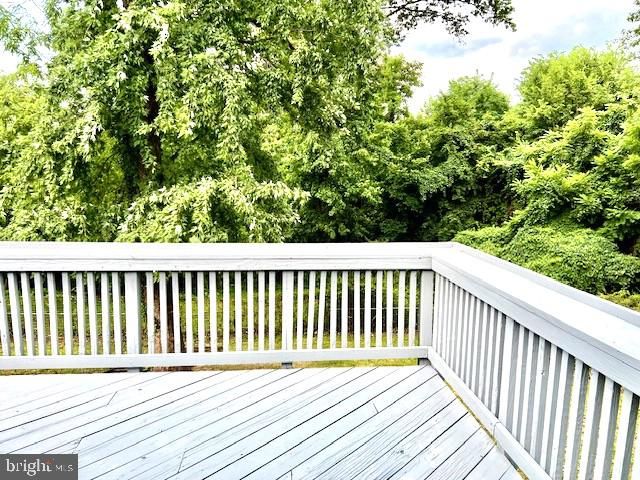 406 W MAPLE AVE, Sterling, VA 20164