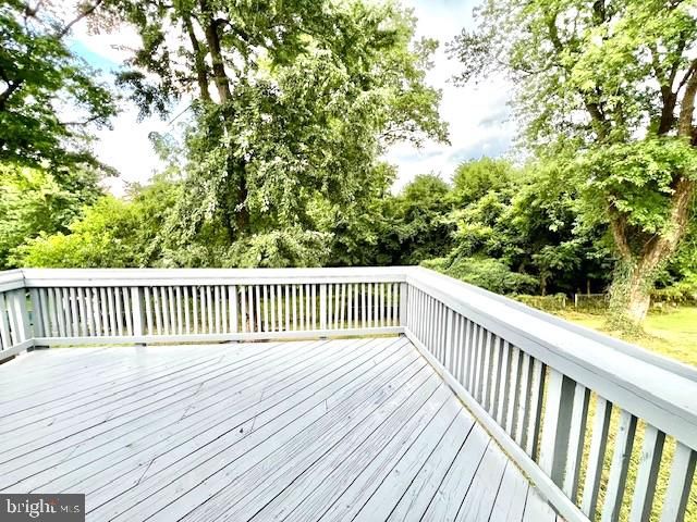 406 W MAPLE AVE, Sterling, VA 20164