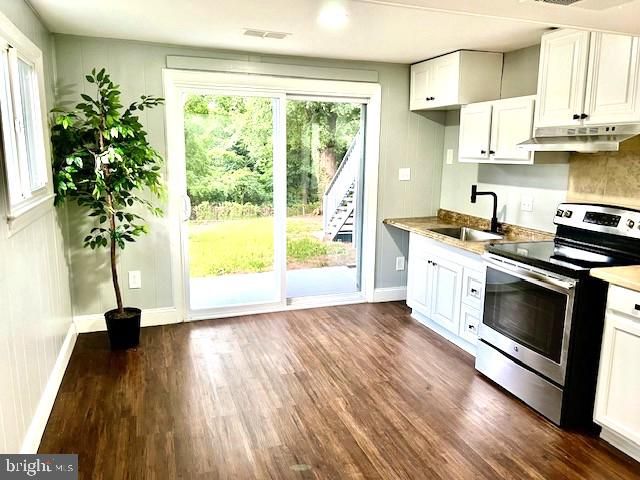 406 W MAPLE AVE, Sterling, VA 20164