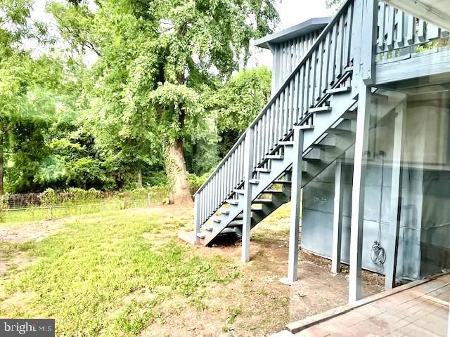 406 W MAPLE AVE, Sterling, VA 20164