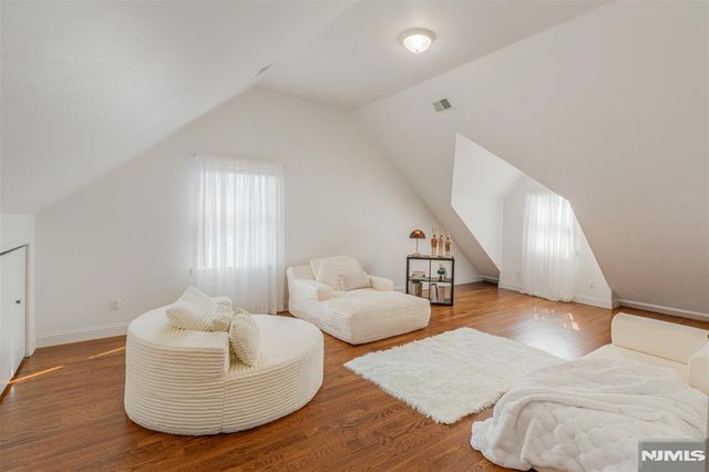 8 Dean, Rutherford, NJ 07070