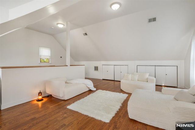 8 Dean, Rutherford, NJ 07070