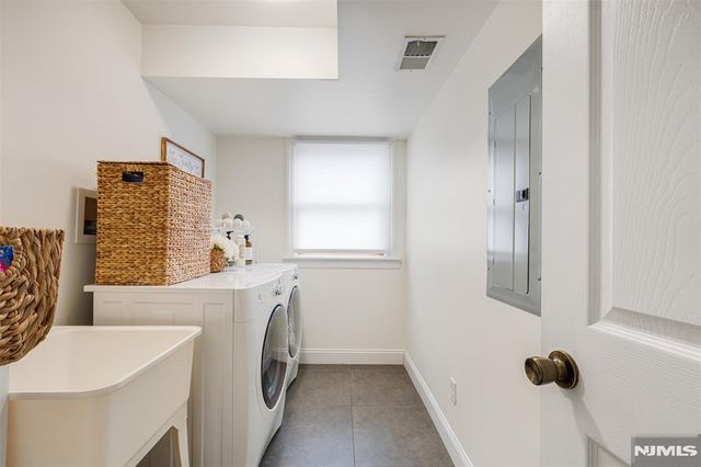 8 Dean, Rutherford, NJ 07070