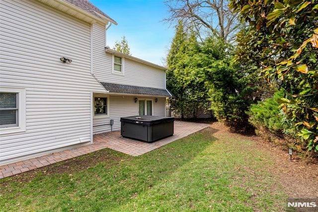 8 Dean, Rutherford, NJ 07070