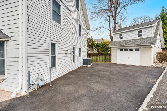 8 Dean, Rutherford, NJ 07070