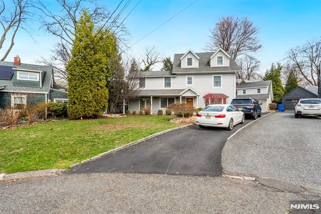 8 Dean, Rutherford, NJ 07070