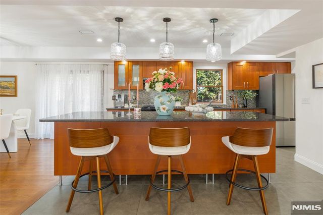 8 Dean, Rutherford, NJ 07070