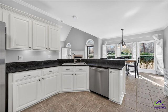 212 Falcon Crest, Warner Robins, GA 31088