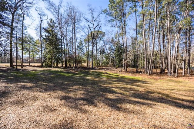 212 Falcon Crest, Warner Robins, GA 31088